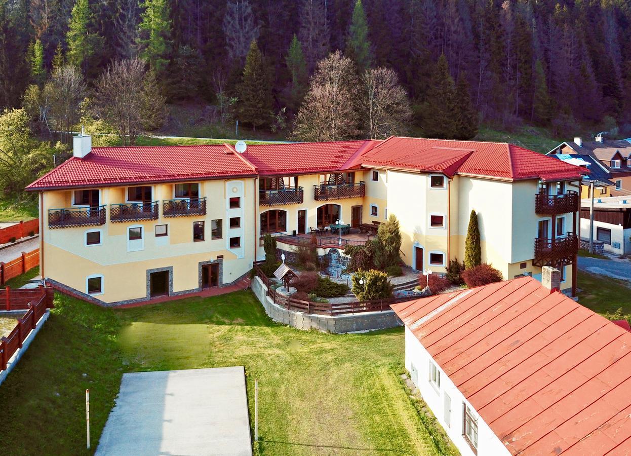 Penzion Salamander Mlynky Exterior photo