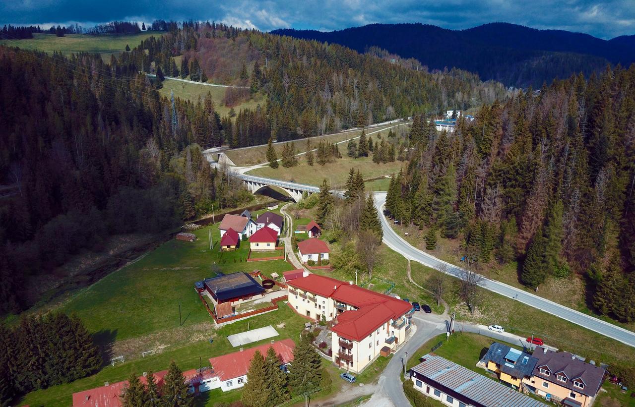 Penzion Salamander Mlynky Exterior photo